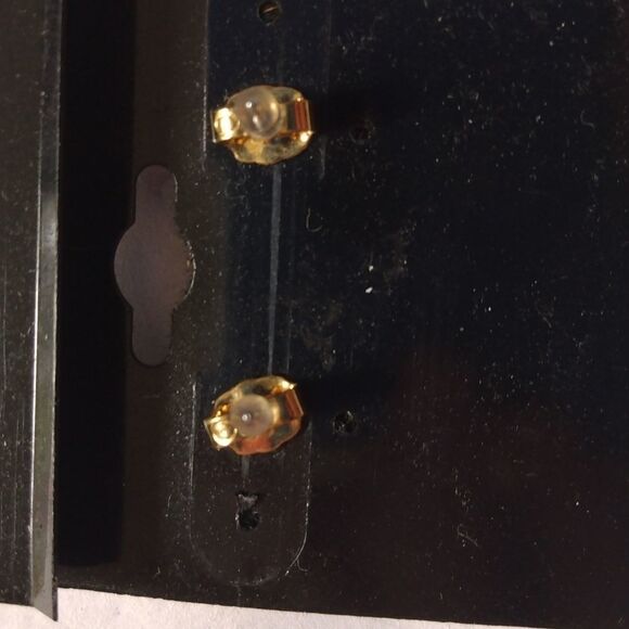 Victorian ornate leaf and pearl‎ earrings - Picture 3 of 3